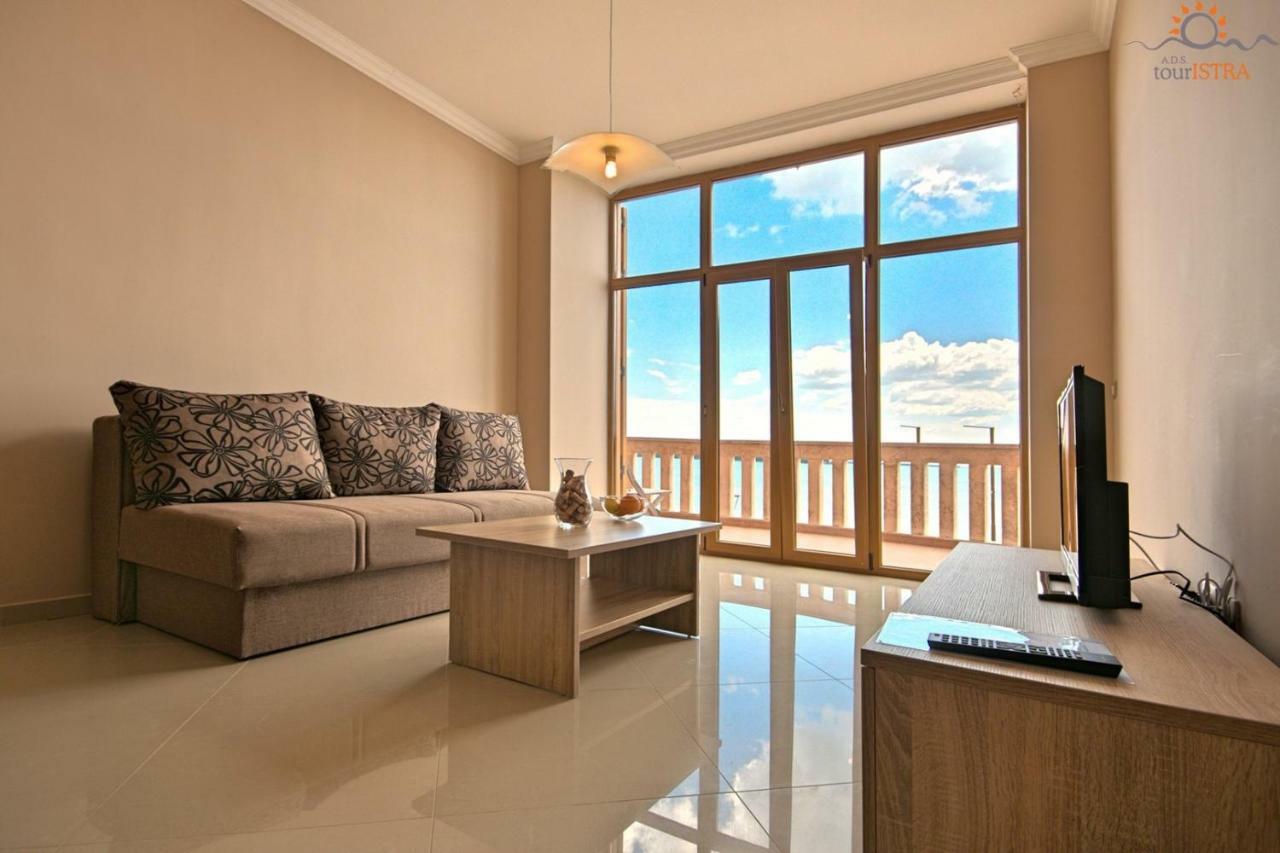 Rotonda Inn Novigrad Novigrad  Екстер'єр фото