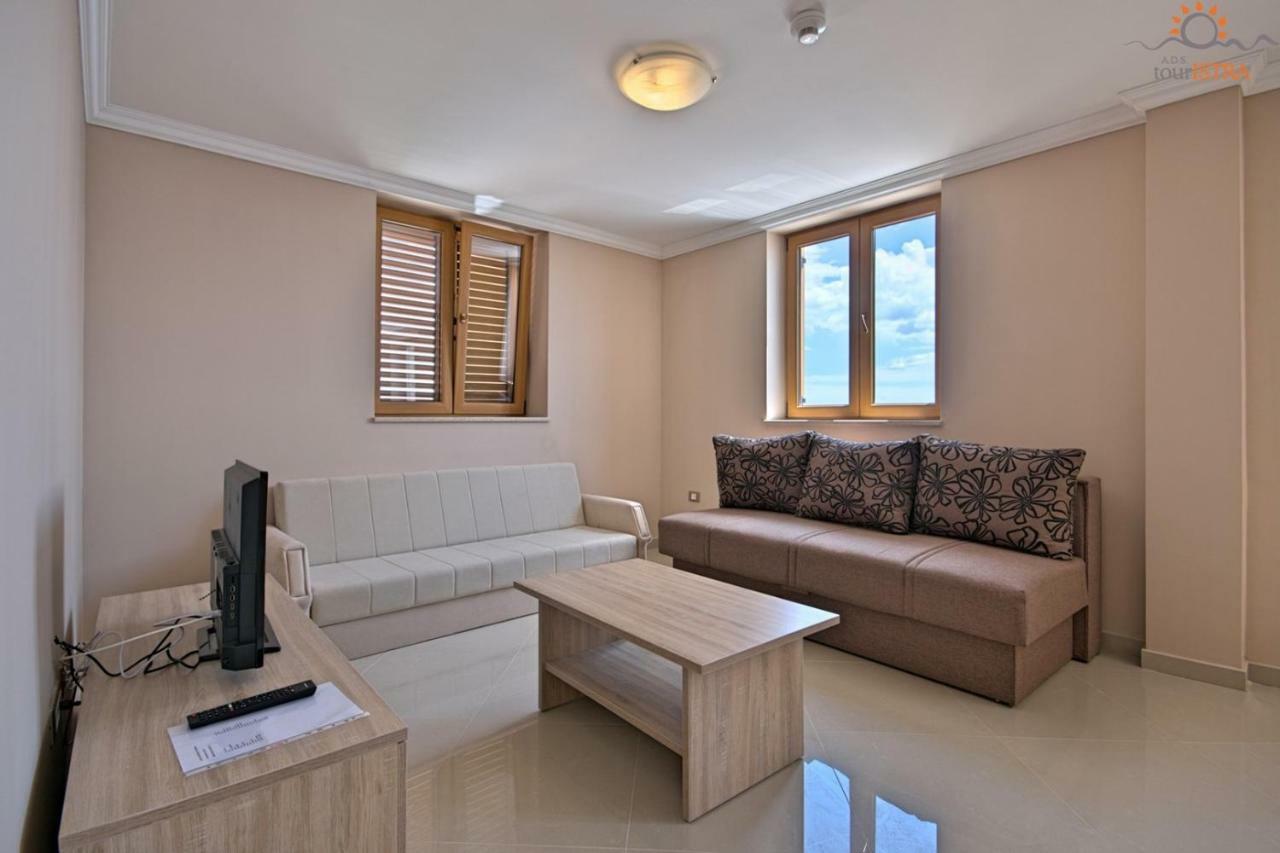 Rotonda Inn Novigrad Novigrad  Екстер'єр фото