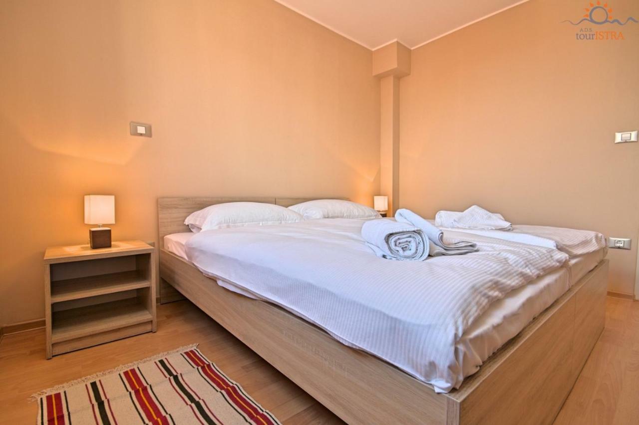 Rotonda Inn Novigrad Novigrad  Екстер'єр фото